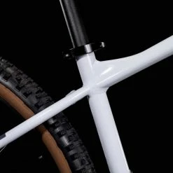 Cube Acid Frostwhite N Black VTT Semi-rigide -VTT semi-rigide Remise 504110 Cube Acid frostwhite n black 2022 Hardtail Mountainbike 2 1280x1280 1