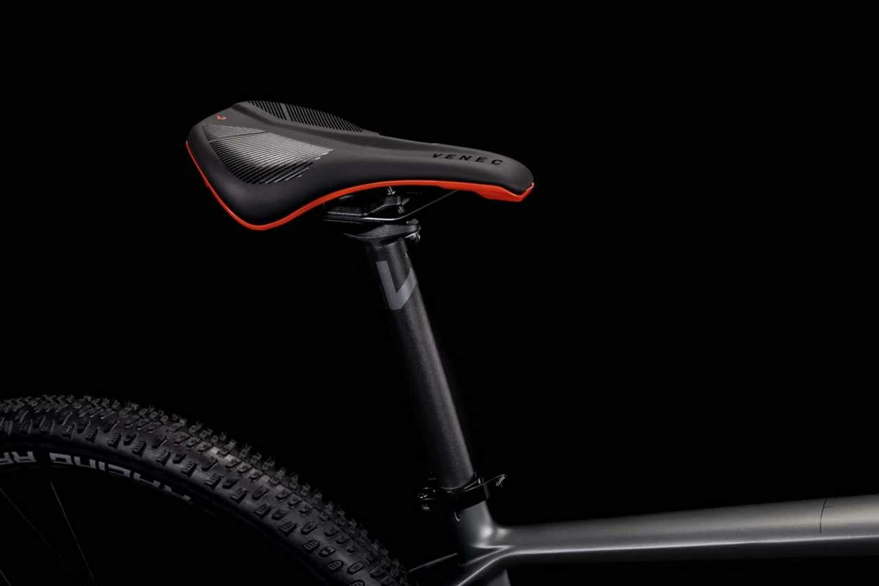 Cube Reaction C:62 Race Flashgrey N Red VTT Semi-rigide 5 Cube Reaction C:62 Race Flashgrey N Red VTT Semi-rigide – Image 5