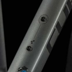 Cube Nature Allroad Graphite N Black VTC Femme -VTT semi-rigide Remise 646100Z Cube Nature Allroad graphite n black 2023 Crossrad Damen 2 1280x1280 1