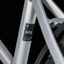 Cube Nature EXC Allroad Polarsilver N Black VTC Femme -VTT semi-rigide Remise 646300Z Cube Nature EXC Allroad polarsilver n black 2023 Crossrad Damen 3 1280x1280 2