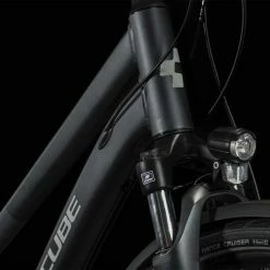 Cube Touring ONE Grey N Sand Vélo Trekking Femme -VTT semi-rigide Remise 648050Z Cube Touring ONE grey n sand 2023 Trekkingrad Damen 4 1280x1280 2