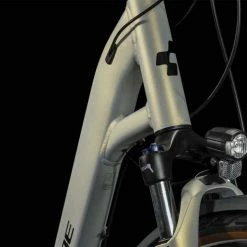 Cube Touring Pro Pearlysilver N Black Vélo Trekking Col De Cygne 9 Cube Touring Pro Pearlysilver N Black Vélo Trekking Col De Cygne -VTT semi-rigide Remise 648150E Cube Touring Pro pearlysilver n black 2023 Trekkingrad Tiefeinsteiger 3 1280x1280 1