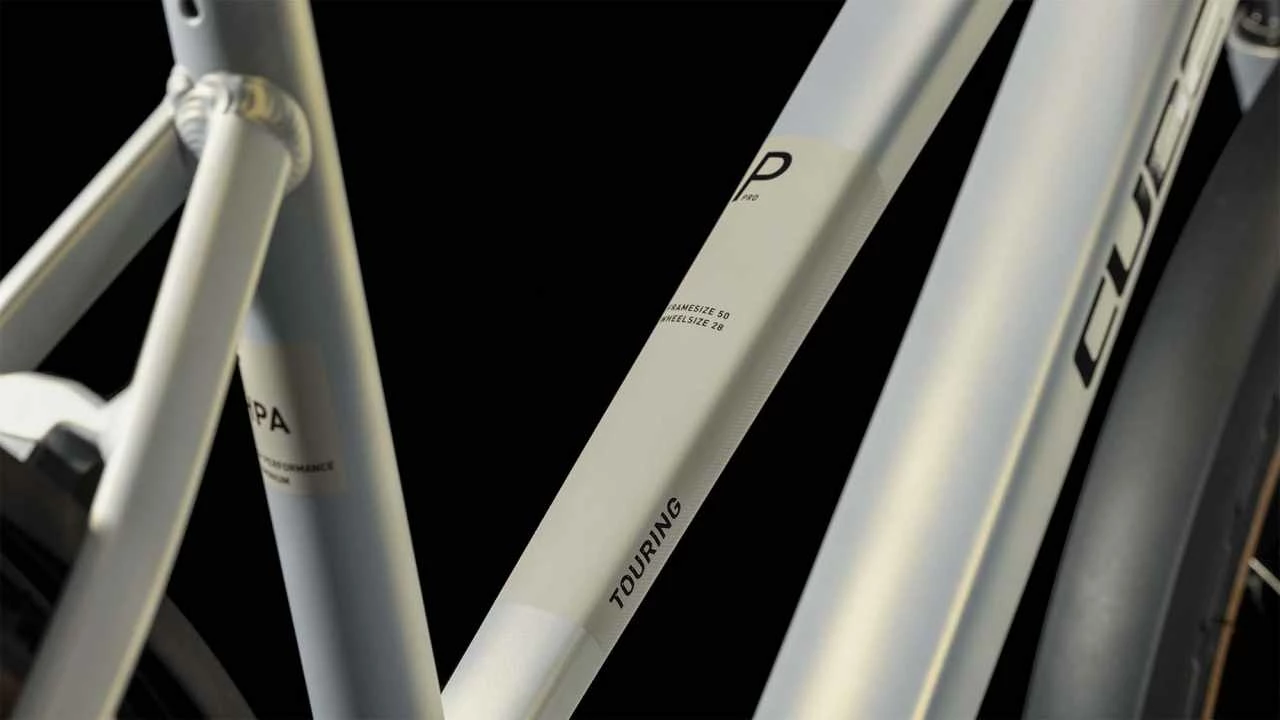 Cube Touring Pro Pearlysilver N Black Vélo Trekking Femme 2 Cube Touring Pro Pearlysilver N Black Vélo Trekking Femme – Image 2