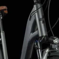 Cube Touring EXC Grey N Metal Vélo Trekking Col De Cygne 11 Cube Touring EXC Grey N Metal Vélo Trekking Col De Cygne -VTT semi-rigide Remise 648200E Cube Touring EXC grey n metal 2023 Trekkingrad Tiefeinsteiger 5 1280x1280 2