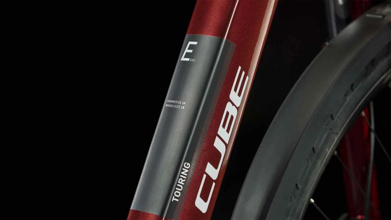 Cube Touring EXC Red N White Vélo Trekking Col De Cygne 2 Cube Touring EXC Red N White Vélo Trekking Col De Cygne – Image 2