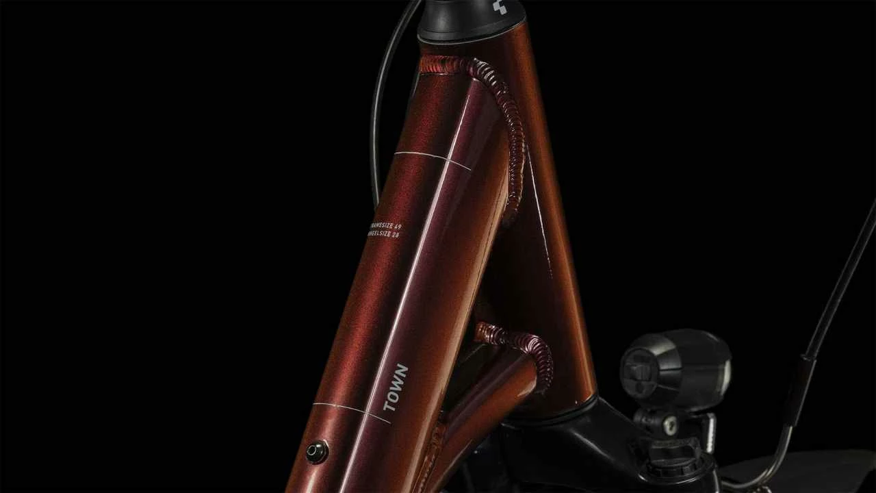 Cube Town Red N Grey Vélo Trekking Col De Cygne 2 Cube Town Red N Grey Vélo Trekking Col De Cygne – Image 2