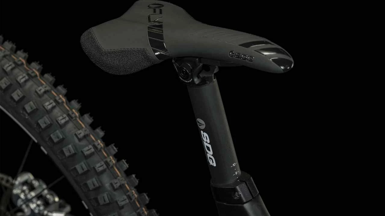 Cube TWO15 HPC SLT 29 Carbon N Black VTT Tout Suspendu 6 Cube TWO15 HPC SLT 29 Carbon N Black VTT Tout Suspendu – Image 6