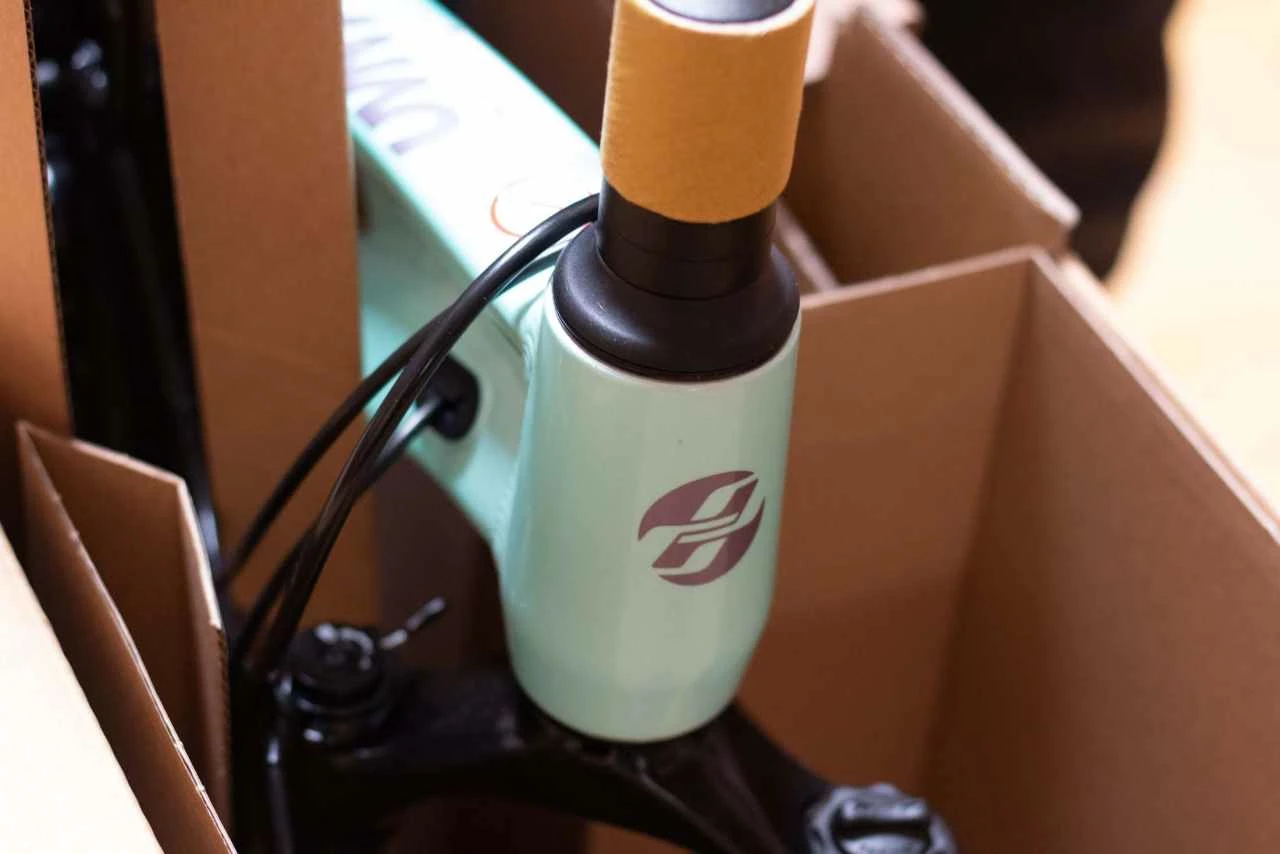 Ghost Lanao Essential 27.5 AL Pearl White / Green Bay Metallic Glossy / Matt VTT Semi-rigide Femme Modèle Spécial 3 Ghost Lanao Essential 27.5 AL Pearl White / Green Bay Metallic Glossy / Matt VTT Semi-rigide Femme Modèle Spécial – Image 3