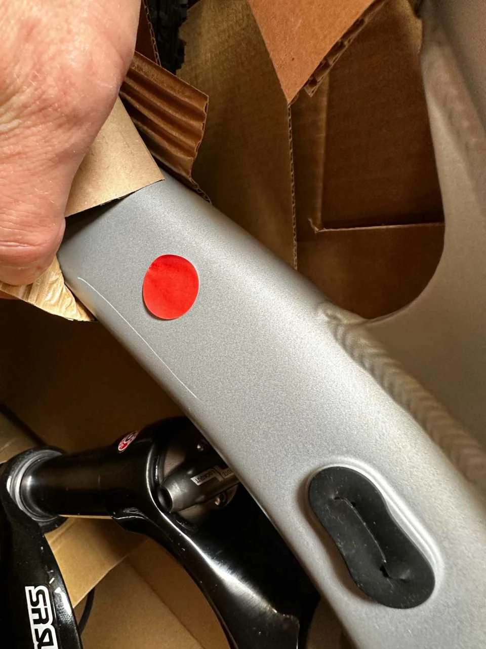 Ghost Kato Advanced 29 AL Light Grey / Dark Orange Matt / Glossy VTT Semi-rigide Peinture Endommagée 2 Ghost Kato Advanced 29 AL Light Grey / Dark Orange Matt / Glossy VTT Semi-rigide Peinture Endommagée – Image 2