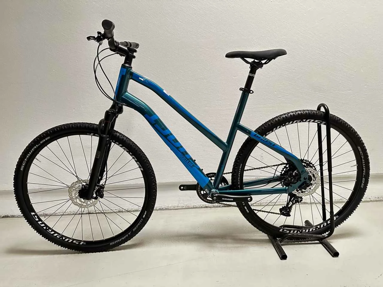 Ghost Square Cross Essential AL W VTC Femme Pièce Unique 1 Ghost Square Cross Essential AL W VTC Femme Pièce Unique